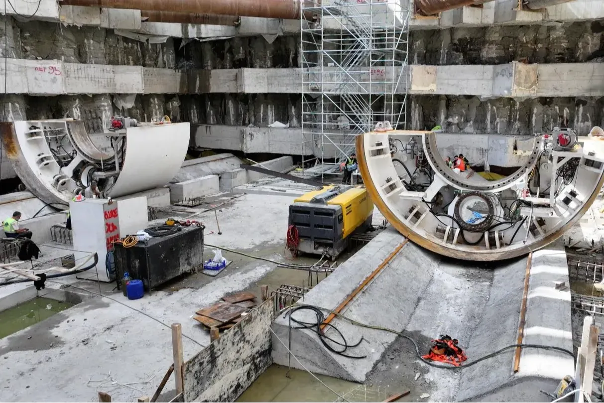 Dev köstebeklerden ikisinin daha montajı başladı