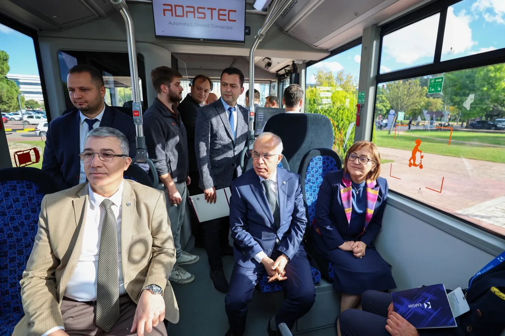 Türkiye’nin ilk 18 metrelik elektrikli otobüsü Gaziantep’te tanıtıldı