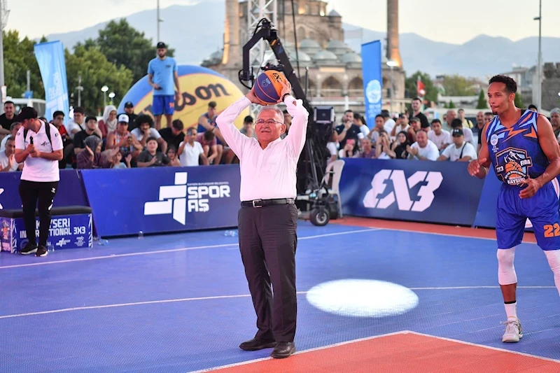 Büyükşehir, Kayseri’yi Uluslararası Basketbol Sahnesine Taşıyor: Başkan Büyükkılıç Sahada