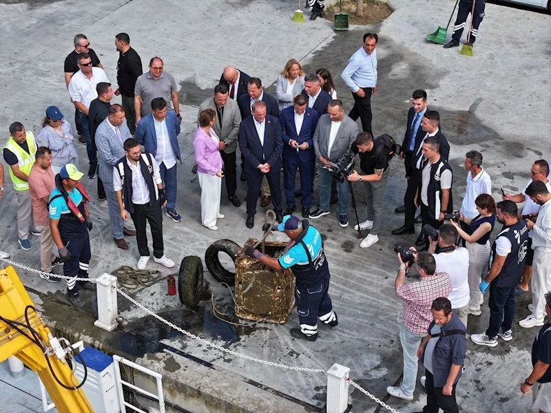 İBB’DEN MARMARA DENİZİ’NDE DERİN TEMİZLİK