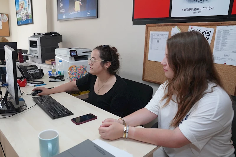 TEPEBAŞI BELEDİYESİ TERCİH DÖNEMİNDE DE ÖĞRENCİLERİN YANINDA