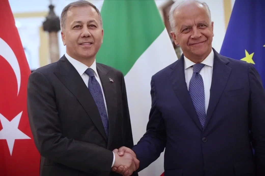 İçişleri Bakanı Yerlikaya, İtalyalı mevkidaşıyla Roma