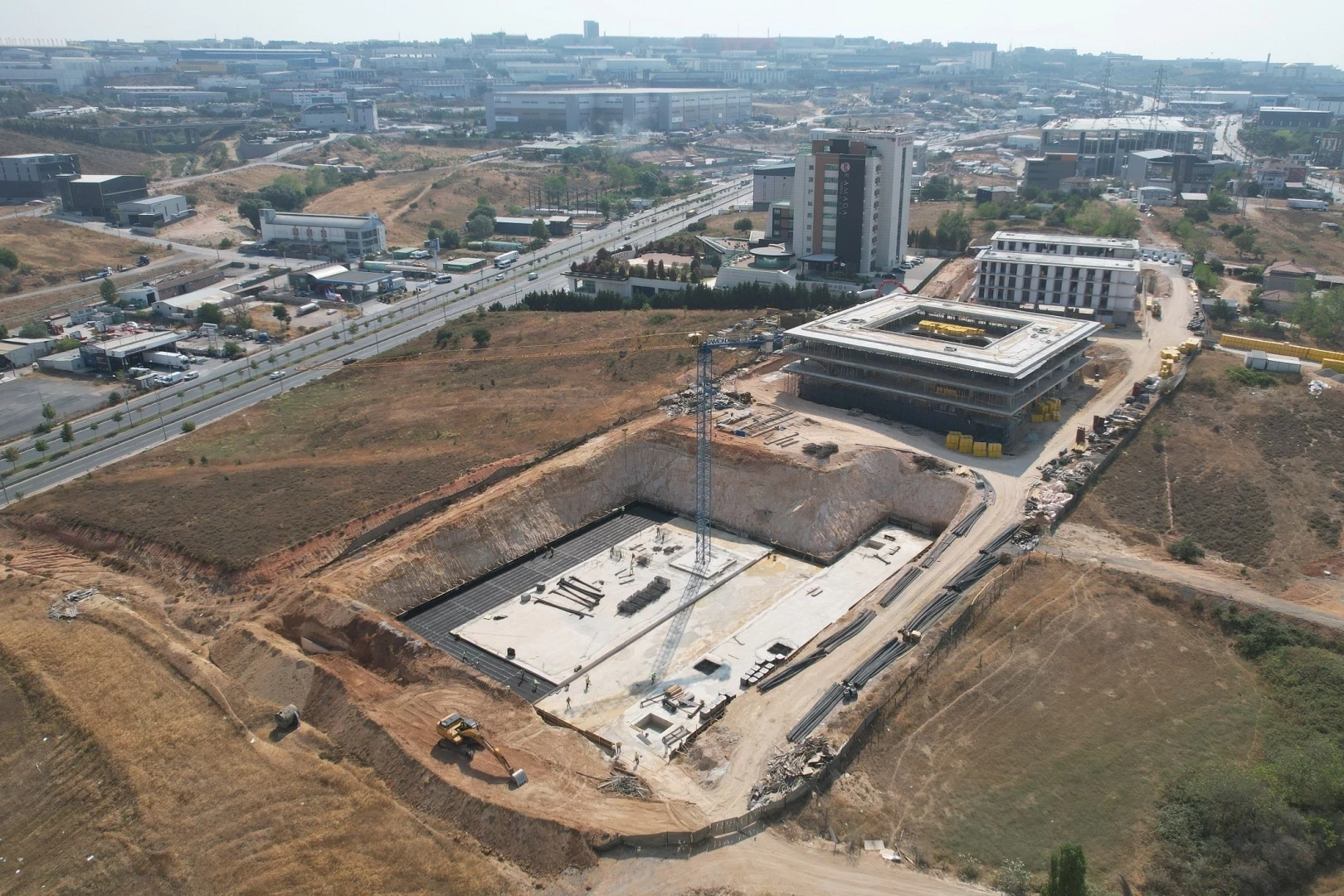 Çayırova’da projeler hızla yükseliyor