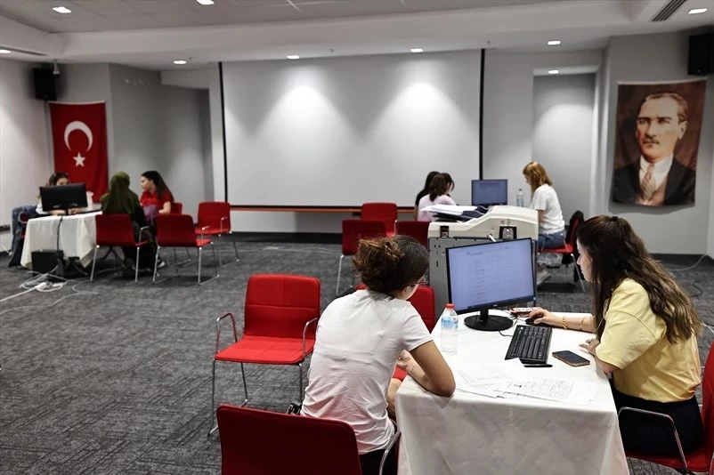 Denizli Büyükşehir’in ücretsiz YKS tercih danışmanlığı sürüyor